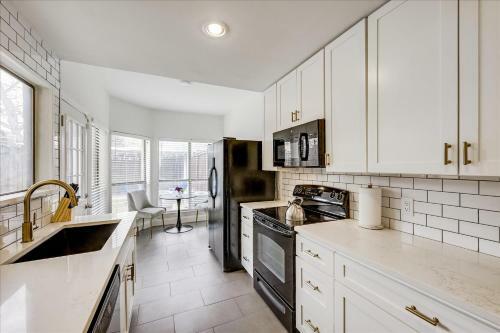 Fabulous Home Steps Away From Baylor