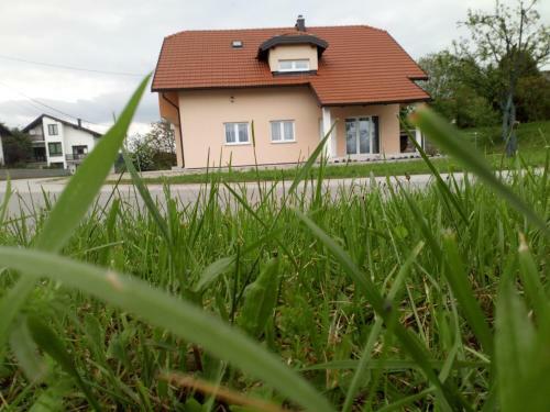 Hostal Neda Holiday House