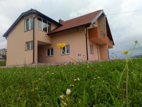 Hostal Neda Holiday House
