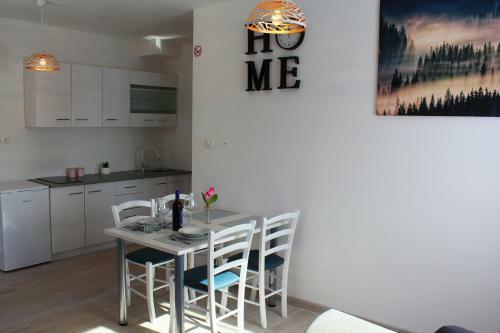 Hostal Neda Holiday House