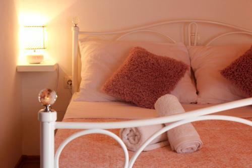 Hostal Neda Holiday House