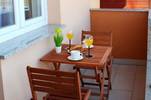 Hostal Neda Holiday House