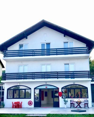 Hostal White House M&m