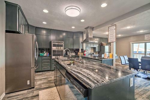 Lakefront Livingston Home - Private Boat Dock