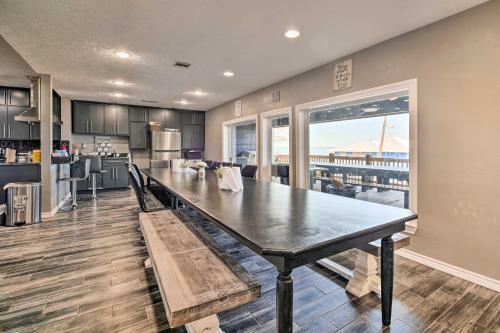 Lakefront Livingston Home - Private Boat Dock