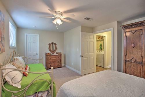 Lakeside Living At Cedar Creek With Yard And Fire Pit!