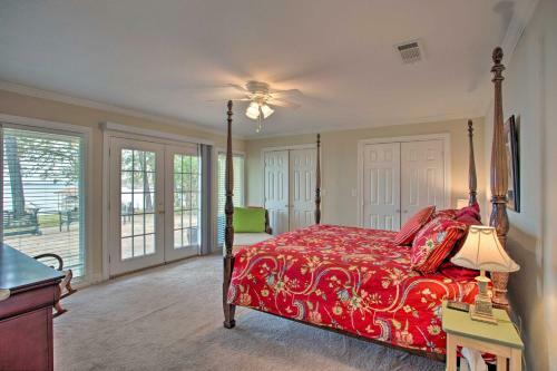 Lakeside Living At Cedar Creek With Yard And Fire Pit!