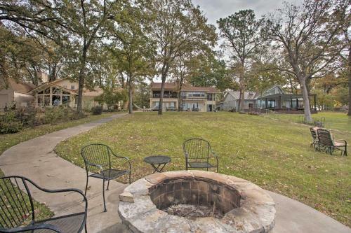 Lakeside Living At Cedar Creek With Yard And Fire Pit!