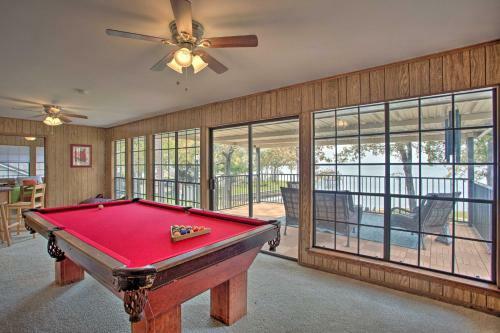 Lakeside Living At Cedar Creek With Yard And Fire Pit!