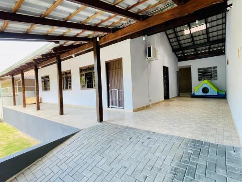 Casa Agrad�vel Com Excelente �rea Gourmet.