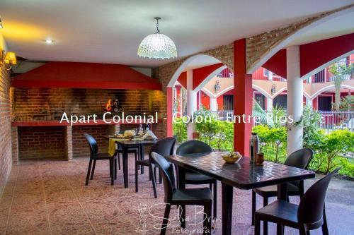 Apart Colonial
