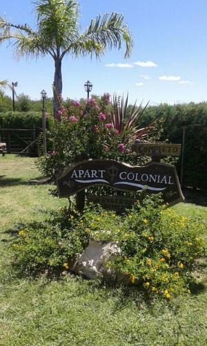 Apart Colonial