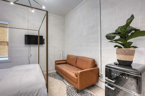The Oleander Hotel Room Number 4