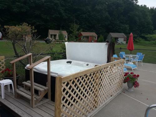 Valley Brook Cottages And Cabins