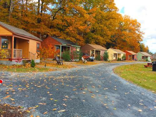 Valley Brook Cottages And Cabins