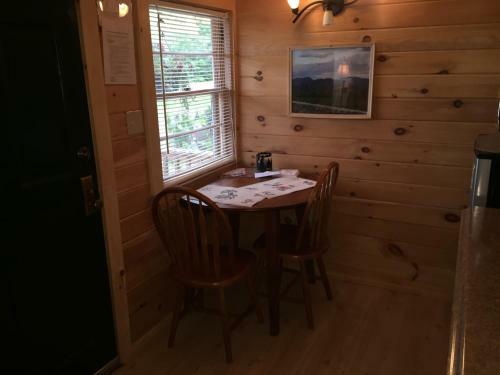 Valley Brook Cottages And Cabins