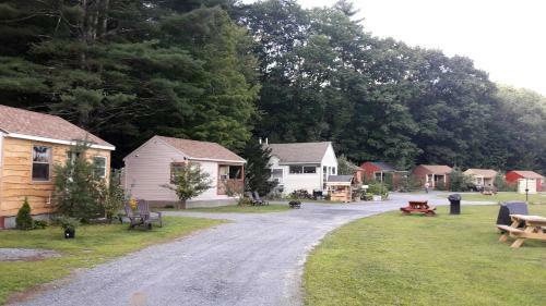 Valley Brook Cottages And Cabins