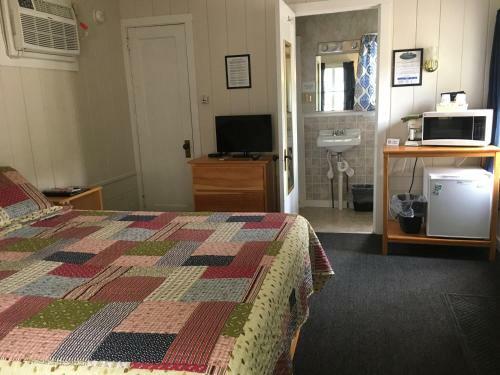 Gilcrest Cottages And Motel