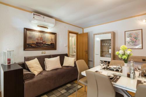 Holiday House Sea Valley
