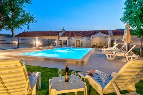 Holiday House Sea Valley