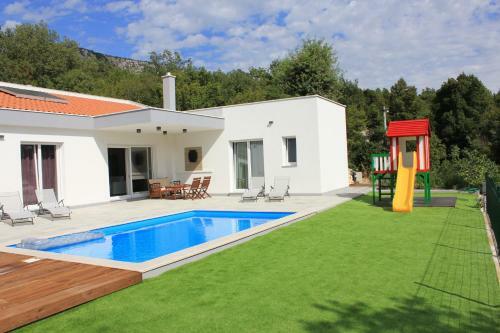 Holiday Home In Grizane 41378