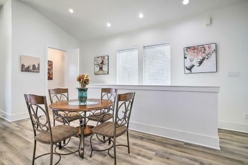 Stylish Home With Balcony About 2 Mi To Houston Zoo