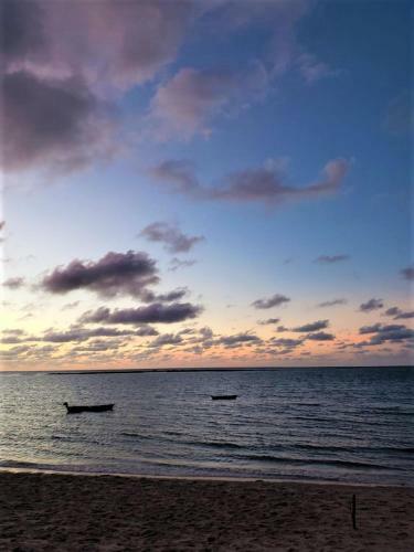 Espa�o Primatas - Chal� Completo 850m Da Praia