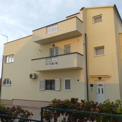 Apartments Mira