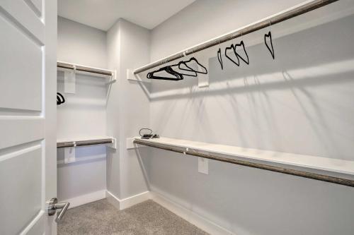 Bright And Airy Houston Townhome About 3 Mi To Dtwn