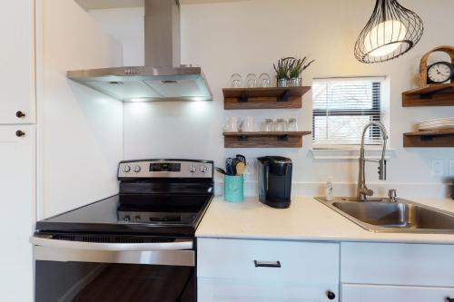 River's Edge Cottages - Mimosa
