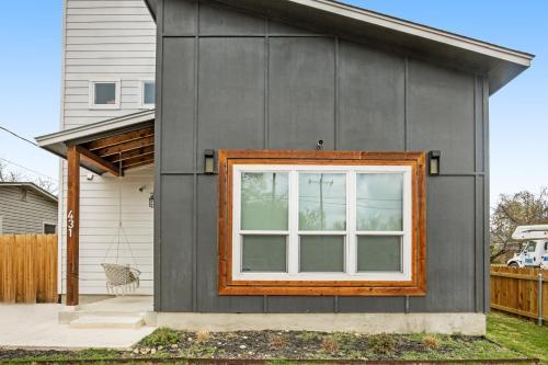 The Selfie House