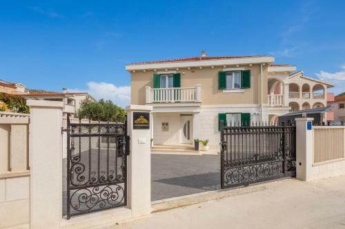Villa Authentica