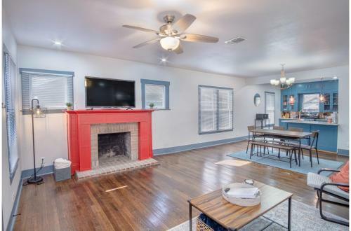 Vibrant Fully Gated 2br2ba 4 Mins From Downtown