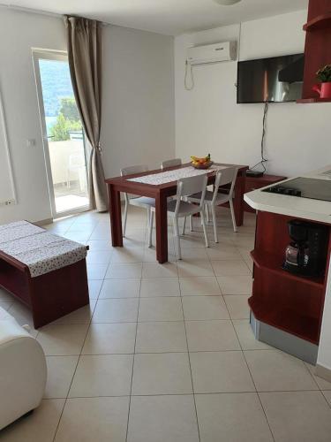 Apartmani Ljubi?