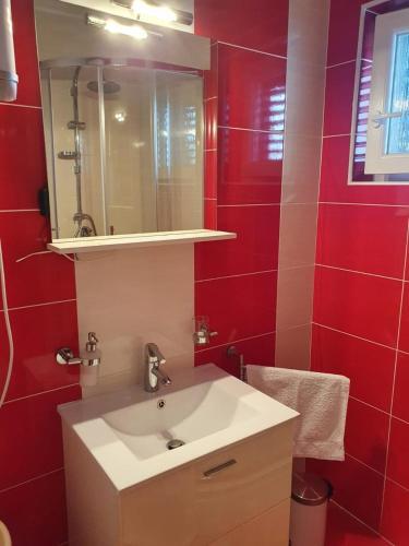Apartmani Ljubi?