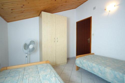 Apartment Grebastica 4867a