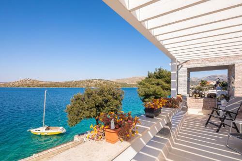 Villa Nensi