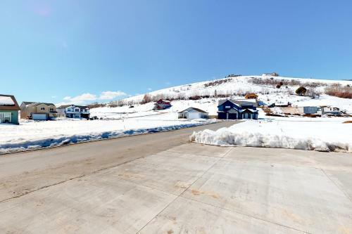 Brisk Getaway At Bear Lake
