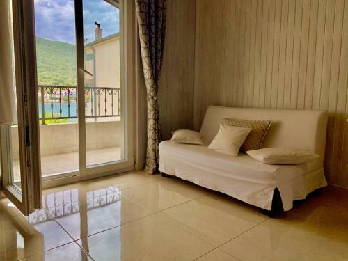 Apartment In Grebastica With Sea View, Balcony, Air Conditioning, Wifi 234-2