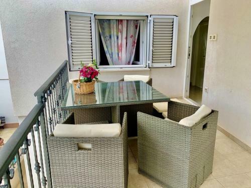 Apartment In Grebastica With Sea View, Balcony, Air Conditioning, Wifi 234-2