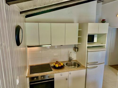 Apartment In Grebastica With Sea View, Balcony, Air Conditioning, Wifi 234-2