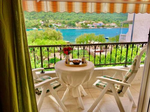 Apartment In Grebastica With Sea View, Balcony, Air Conditioning, Wifi 234-2