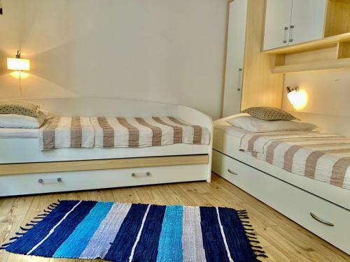 Apartment In Grebastica With Sea View, Balcony, Air Conditioning, Wifi 234-2