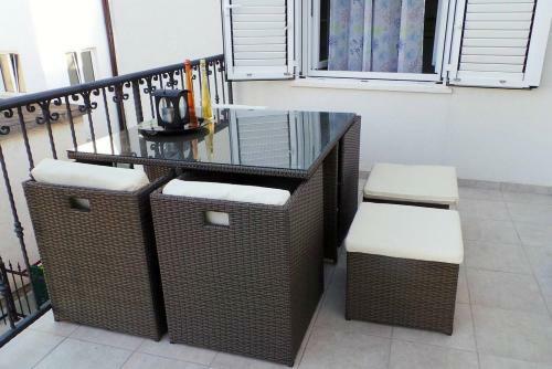 Grebastica Beachfront Apartment