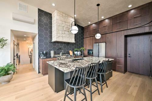 Orem Getaway Luxury Mid-century Masterpiece!