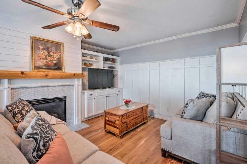 Springville Family Home With Office And Mtn Views