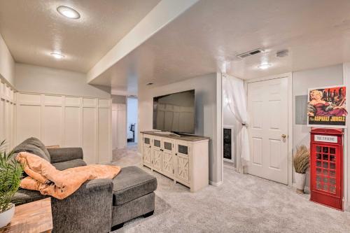 Springville Family Home With Office And Mtn Views