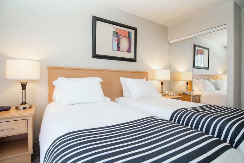 Hotel Sandman Suites On Davie
