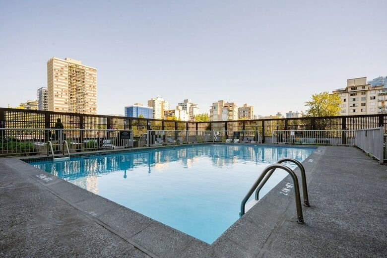 Hotel Sandman Suites On Davie