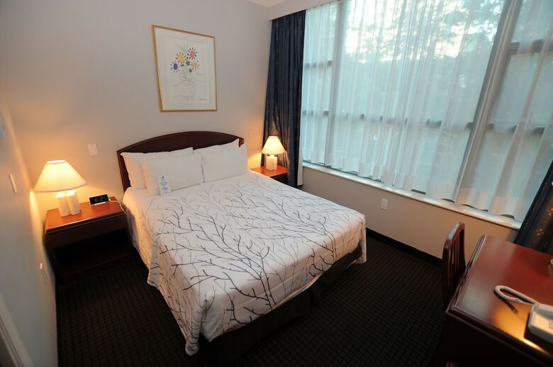 Rosedale  Hotel - 2 Bedroom Suite